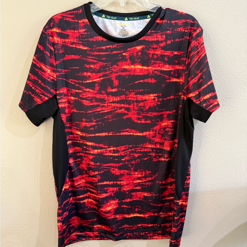 Tek Gear Red and Black Short Sleeve Tee Medium